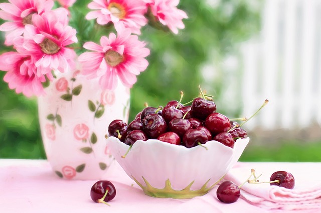 cherries-in-a-bowl-773021_640